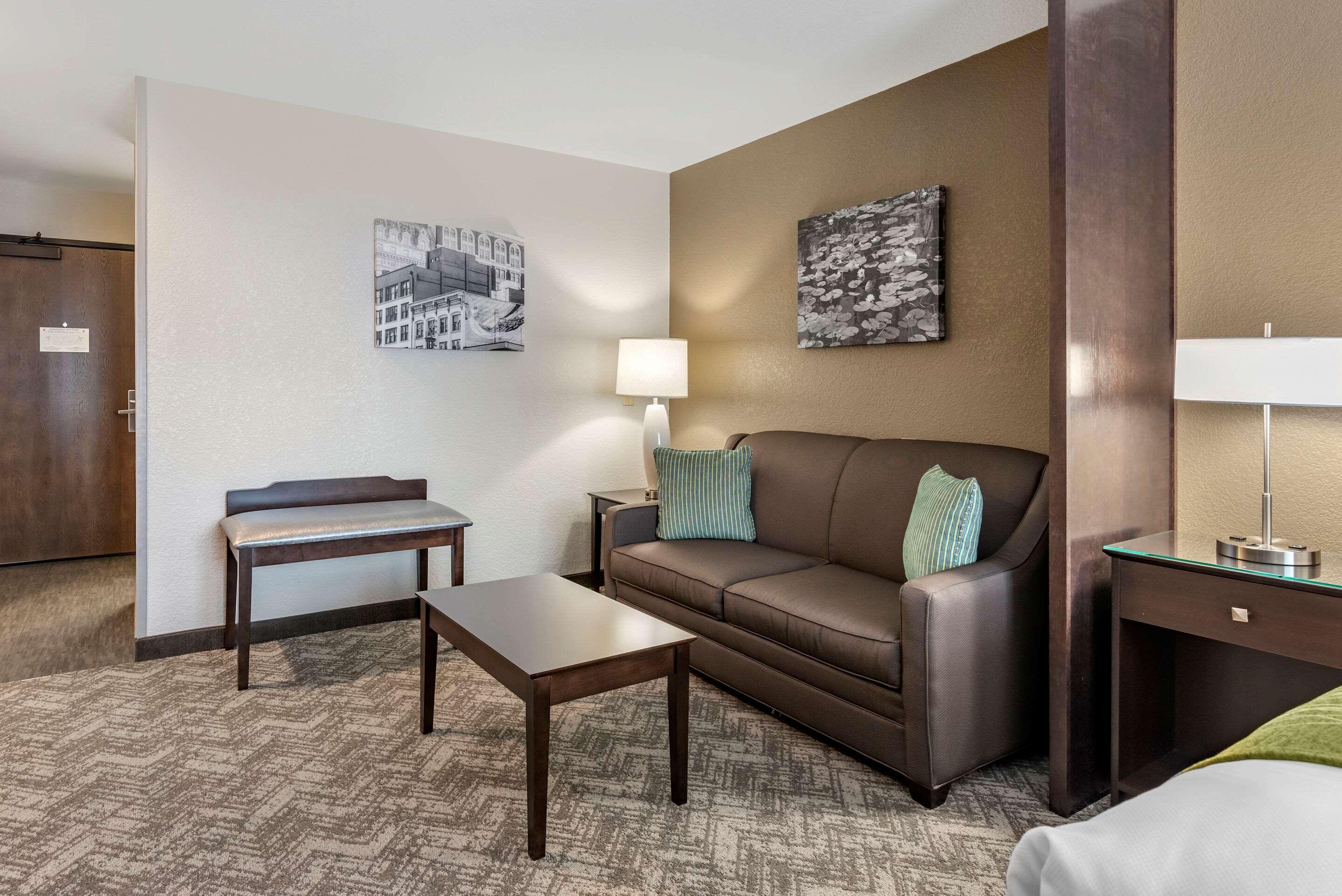 Comfort Inn & Suites Tualatin - Lake Oswego South Exteriör bild