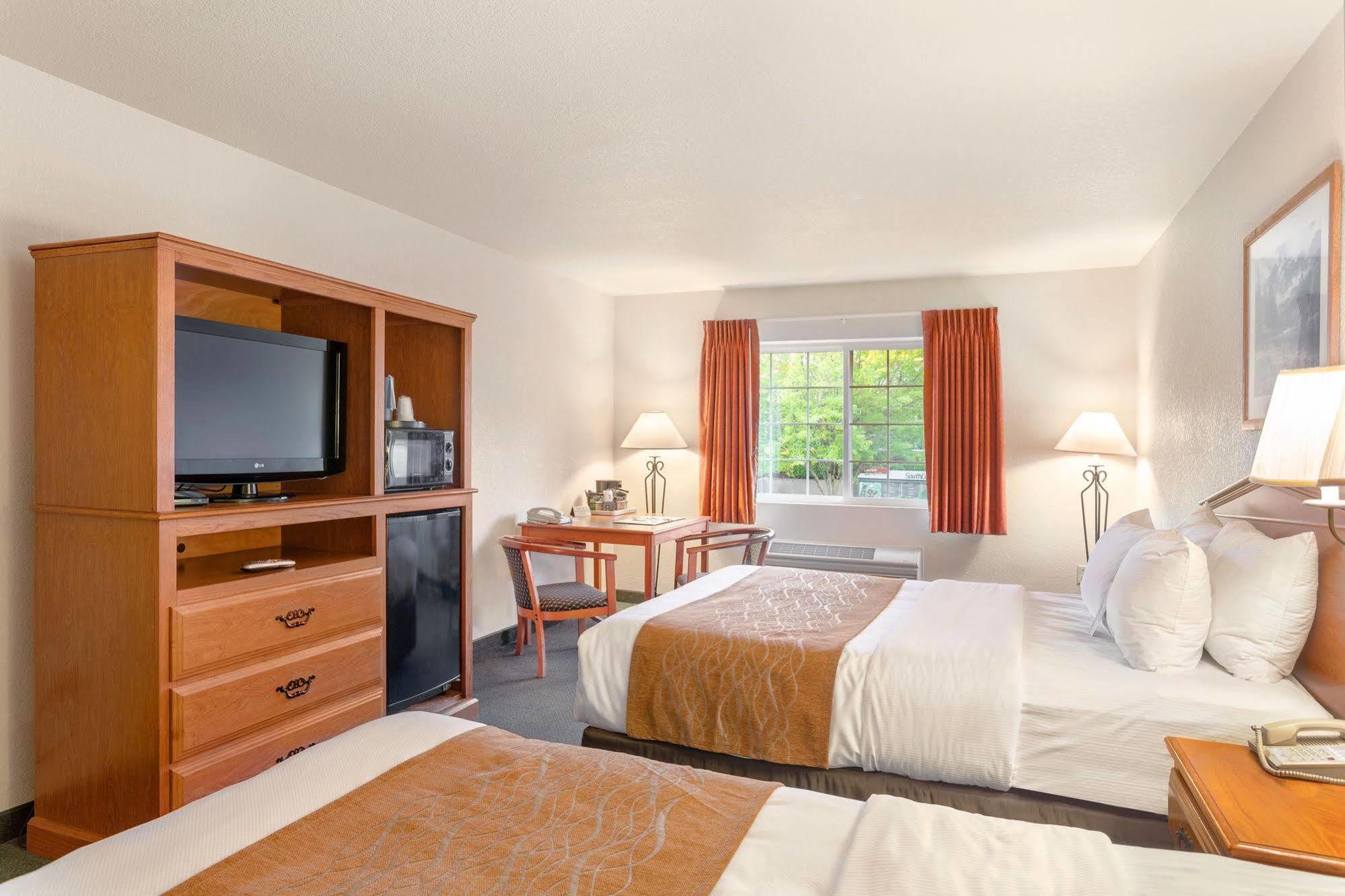 Comfort Inn & Suites Tualatin - Lake Oswego South Exteriör bild